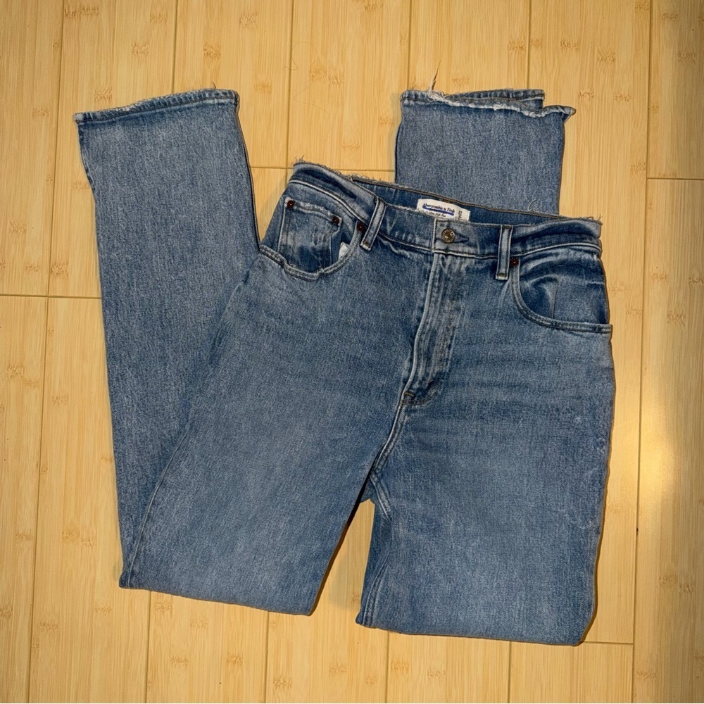 Abercrombie & Fitch Curve Love 90s Straight Ultra High Rise Jean
